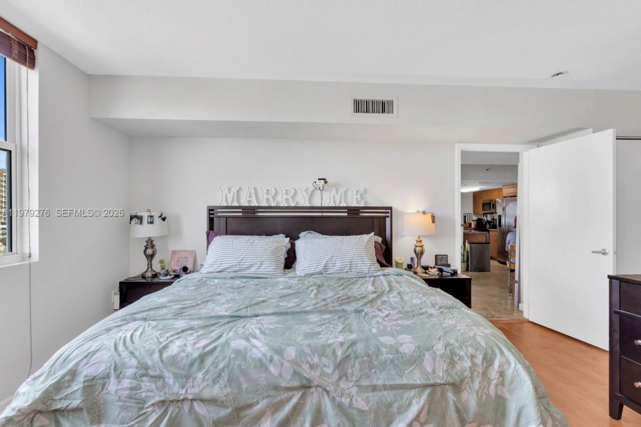 1555 N Treasure Dr , Unit 506, North Bay Village, FL 33141 Photo