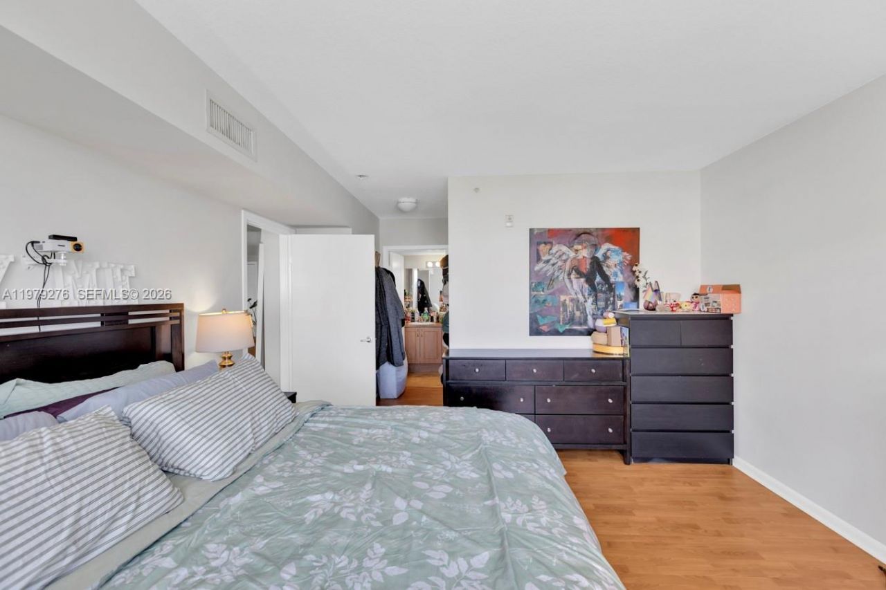 1555 N Treasure Dr , Unit 506, North Bay Village, FL 33141 Photo