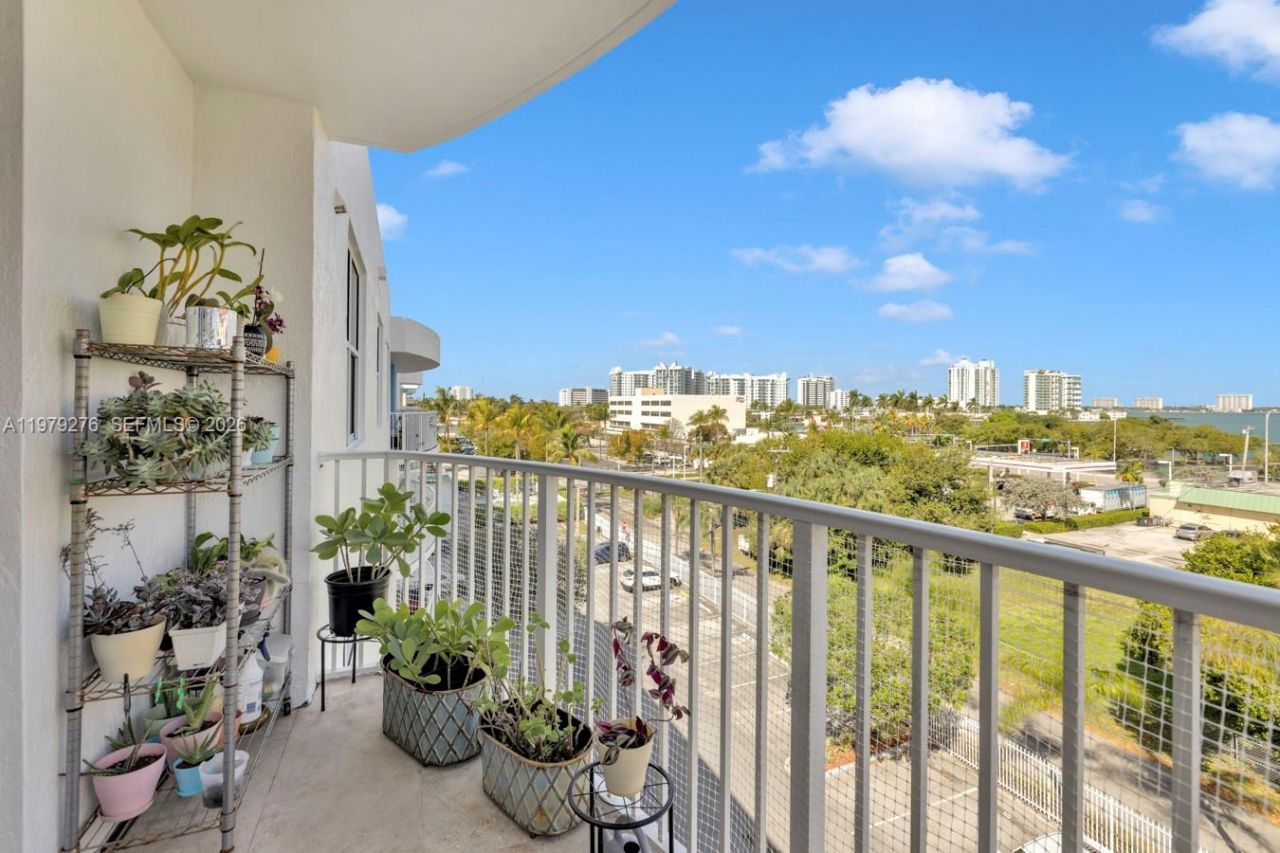 1555 N Treasure Dr , Unit 506, North Bay Village, FL 33141 Photo