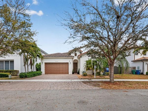 14929 SW 176th Ter, Miami, FL 33187