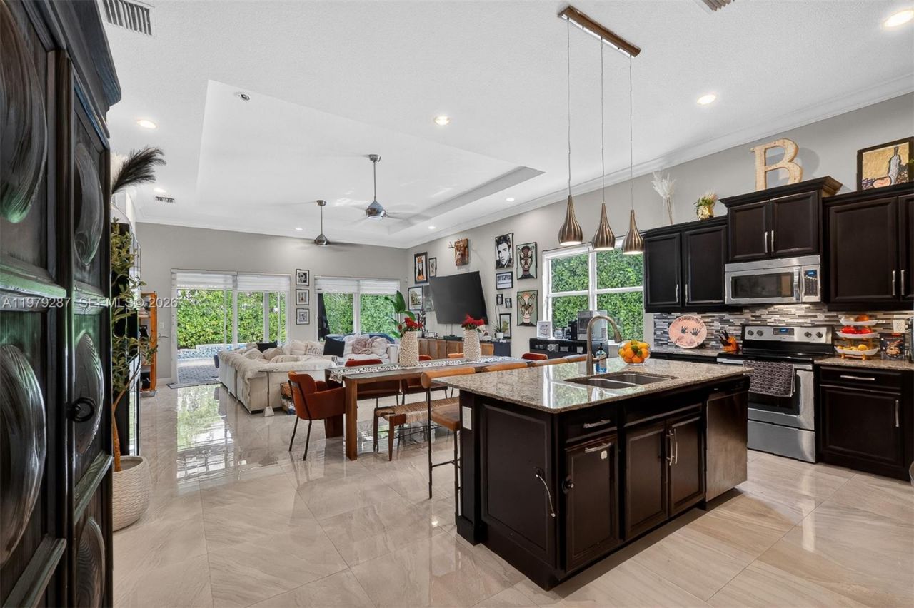 14929 SW 176th Ter, Miami, FL 33187 Photo