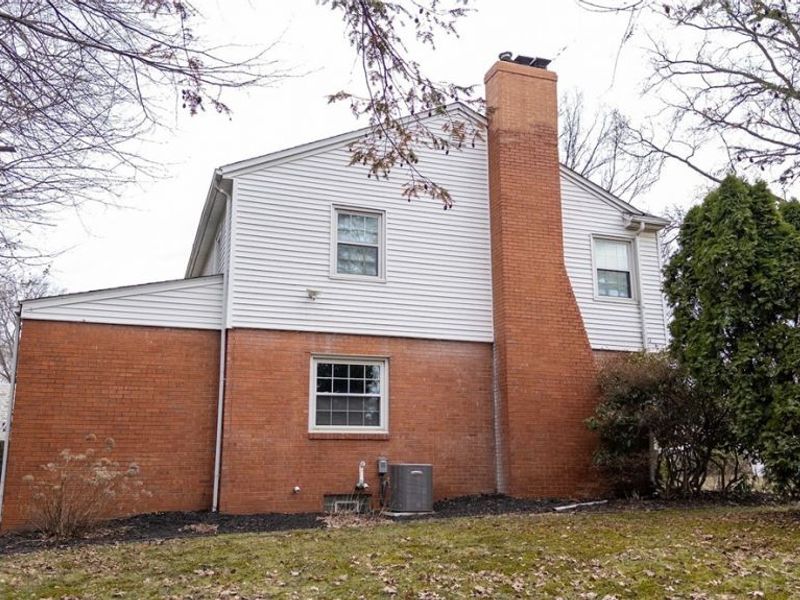 426 Dorchester Road, Akron, OH 44320 Photo 2