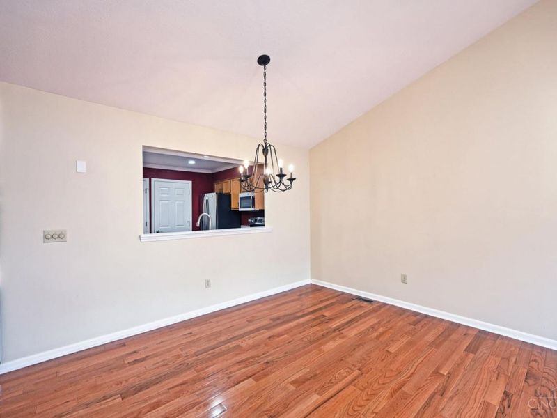 1073 Wittshire Circle, Cincinnati, OH 45255 Photo 12