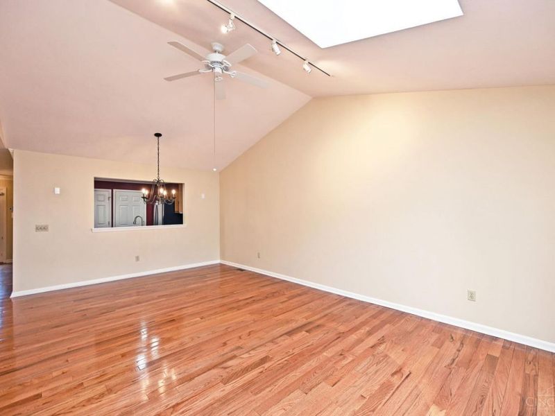 1073 Wittshire Circle, Cincinnati, OH 45255 Photo 17