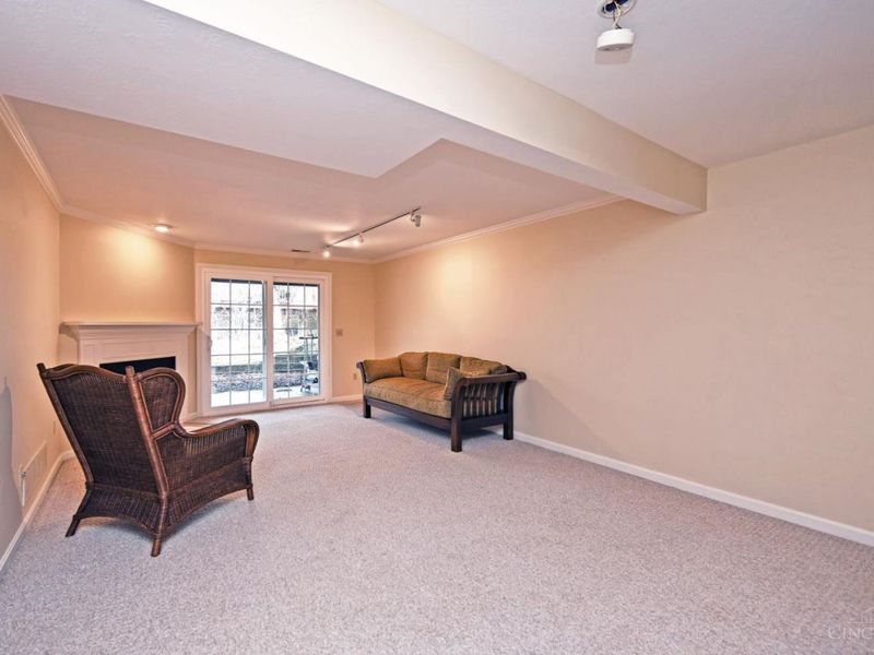 1073 Wittshire Circle, Cincinnati, OH 45255 Photo 25