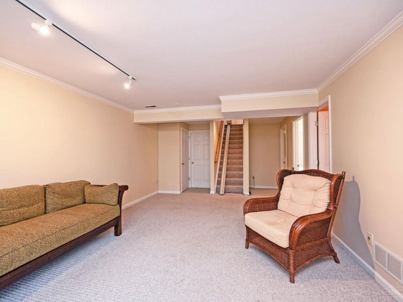 1073 Wittshire Circle, Cincinnati, OH 45255 Photo 27