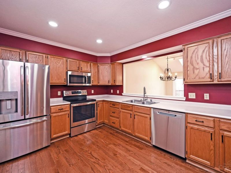 1073 Wittshire Circle, Cincinnati, OH 45255 Photo 7