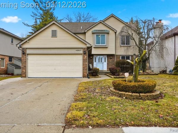 48607 Presidential Drive, Macomb Twp, MI 48044