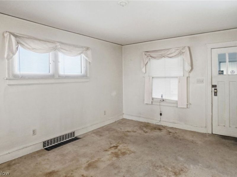 591 Hedden Avenue, Akron, OH 44311 Photo 3