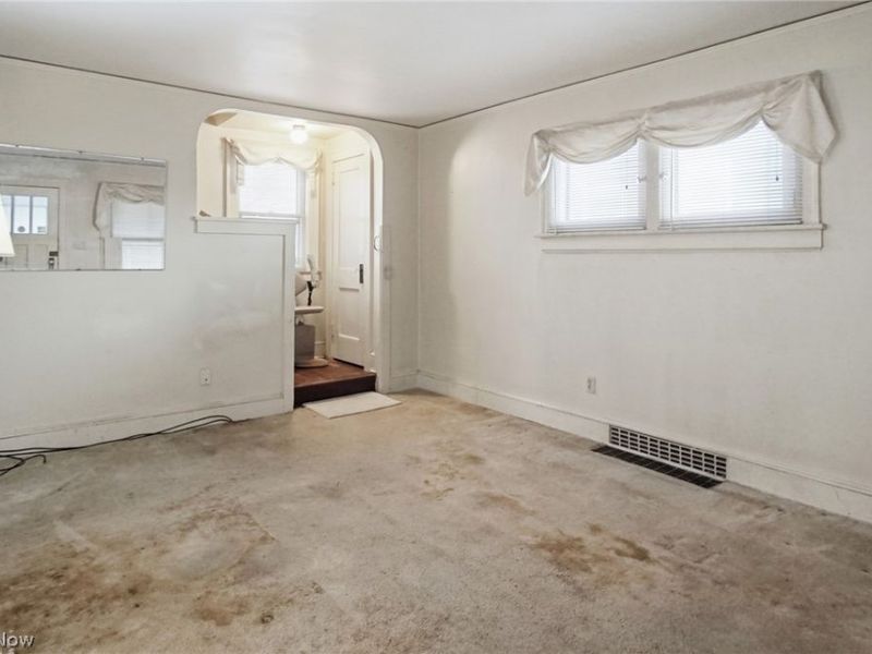 591 Hedden Avenue, Akron, OH 44311 Photo 4