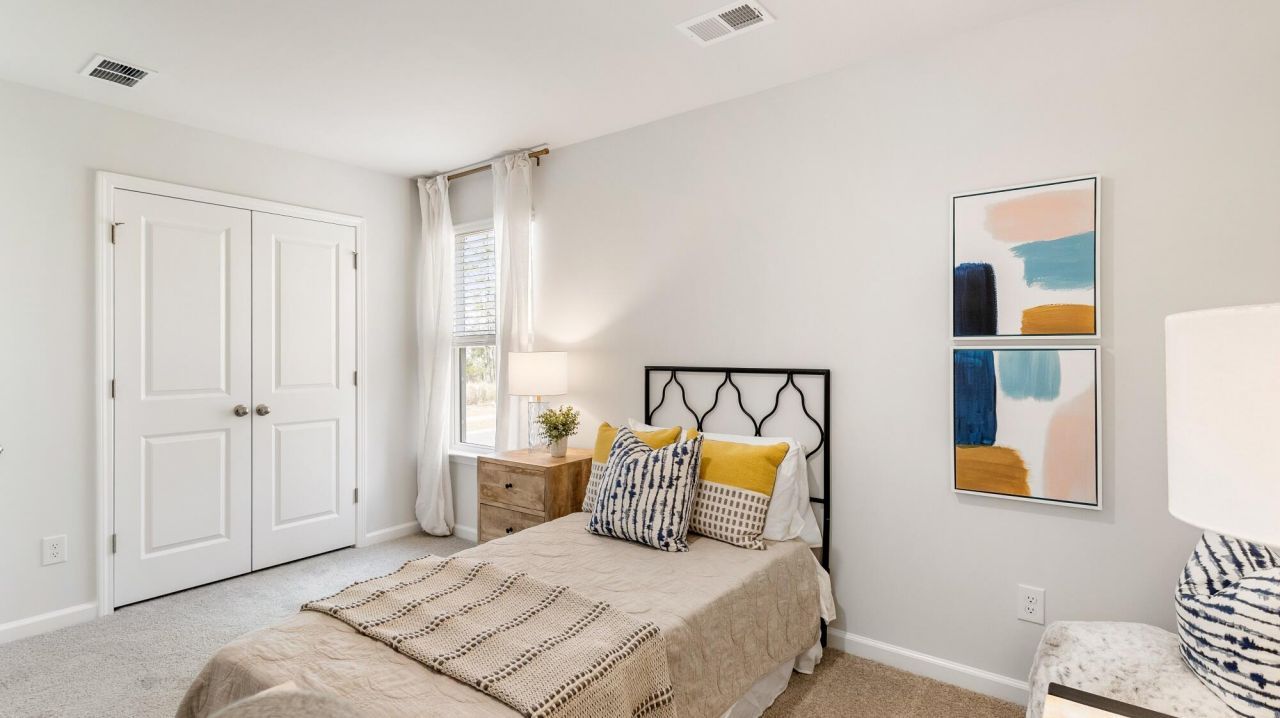 136 Broadstone Drive Photo 28