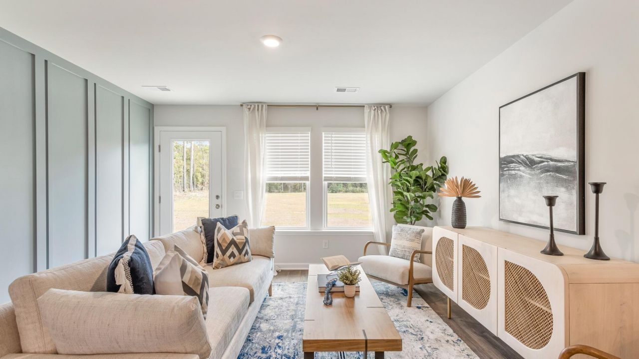 136 Broadstone Drive Photo 4