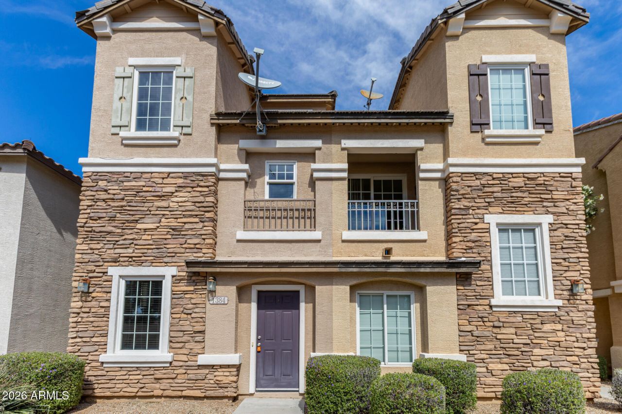 1384 S Sabino Drive, Gilbert, AZ 85296 Main Photo