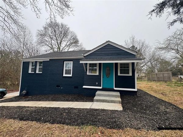 1418 E 10th Street, West Point, GA 31833