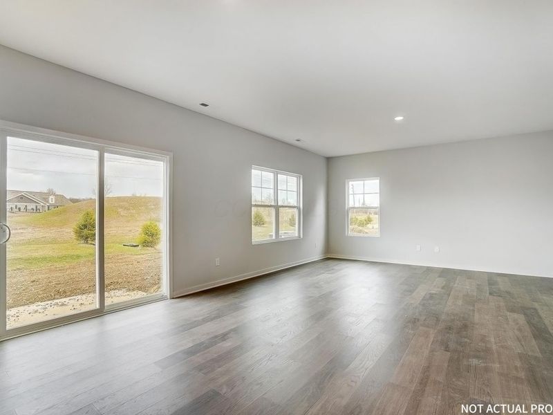 3858 Leasure Farms Drive, Zanesville, OH 43701 Photo 2