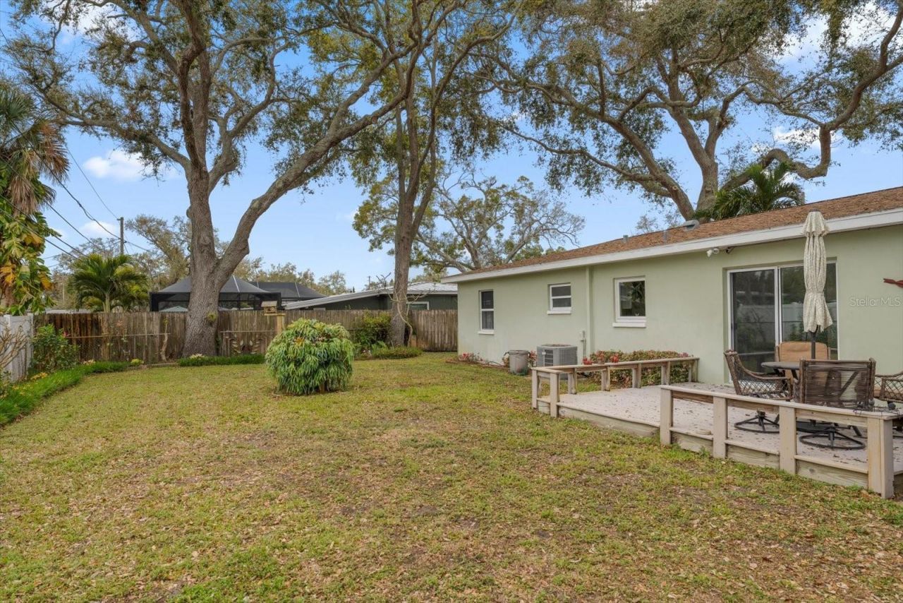 1339 Russell Drive N, Saint Petersburg, FL 33710 Photo