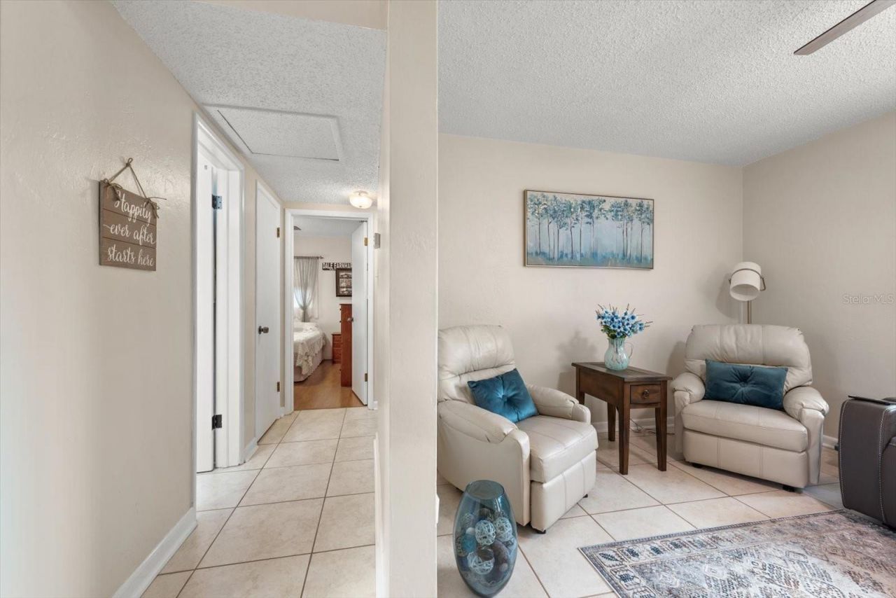 1339 Russell Drive N, Saint Petersburg, FL 33710 Photo