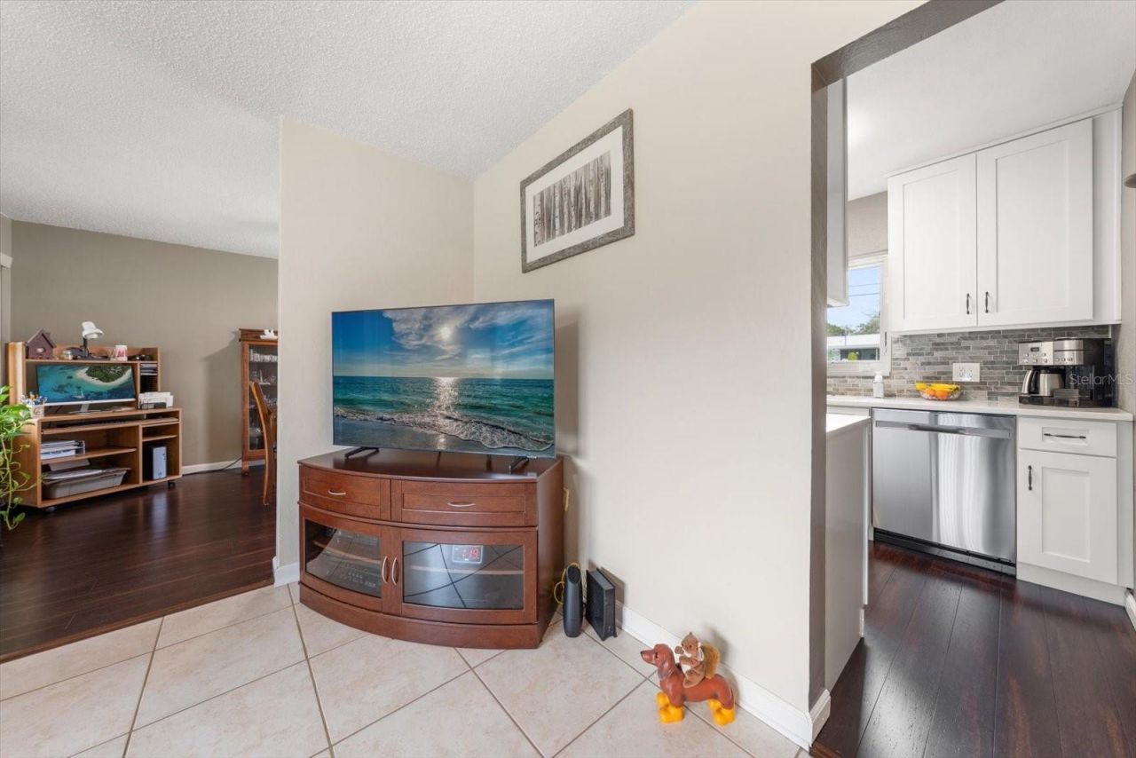 1339 Russell Drive N, Saint Petersburg, FL 33710 Photo