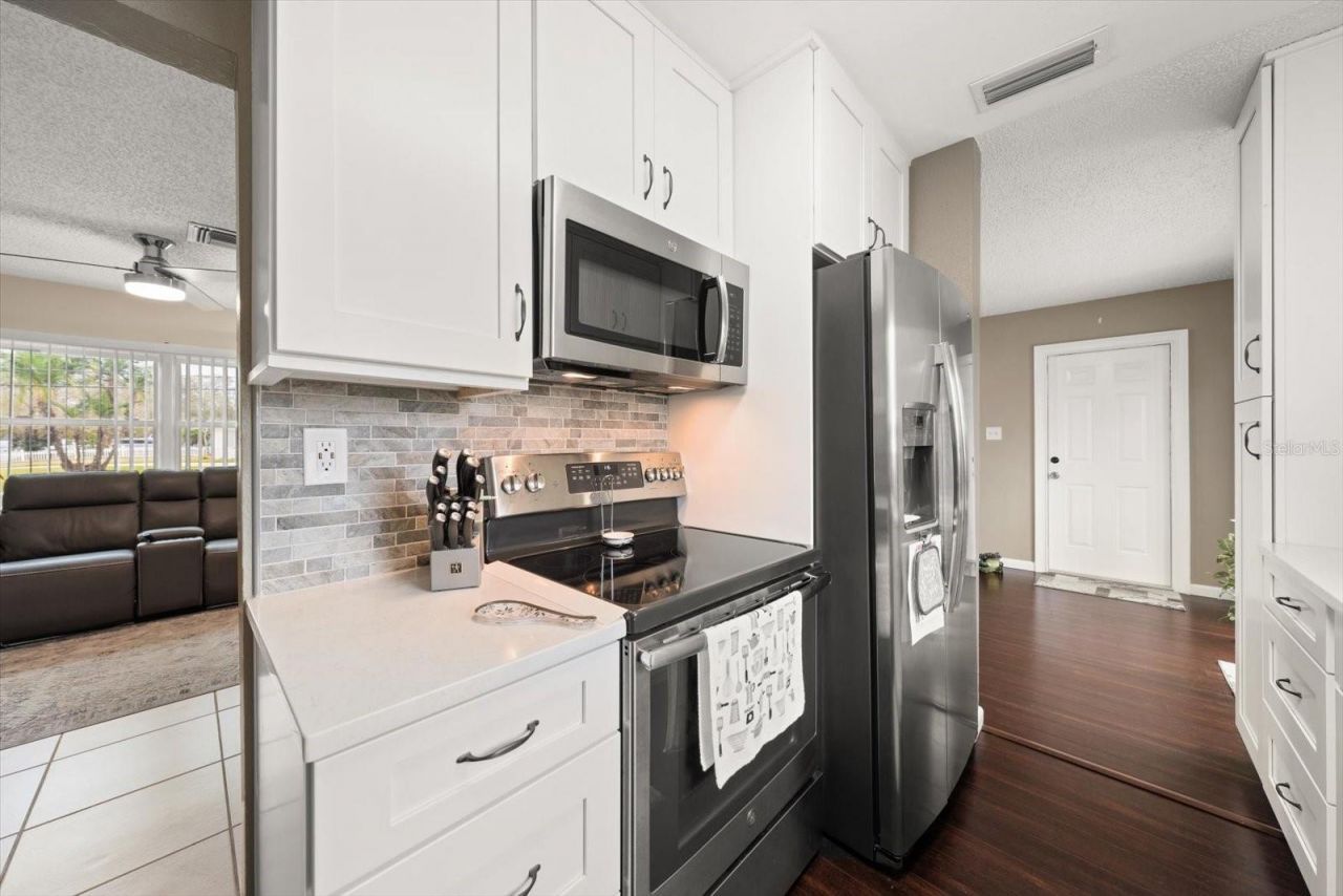 1339 Russell Drive N, Saint Petersburg, FL 33710 Photo