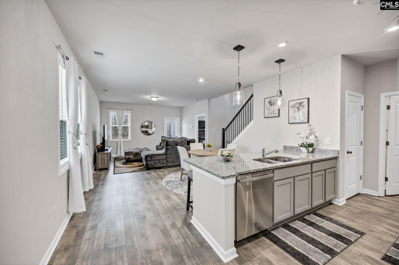 420 Lady Liberty Way Photo 6