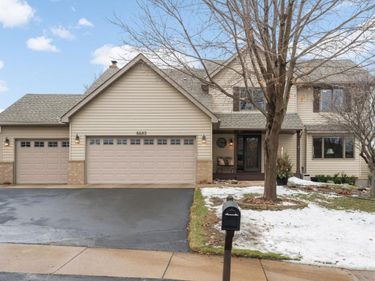 8682 Flamingo Drive, Chanhassen, MN 55317