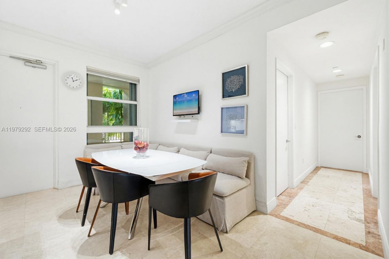 701 Crandon Blvd, Unit 302, Key Biscayne, FL 33149 Photo