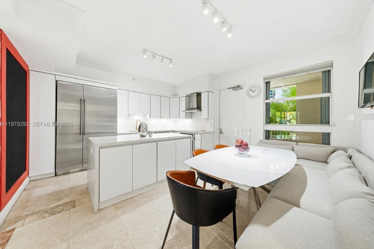 701 Crandon Blvd, Unit 302, Key Biscayne, FL 33149 Photo