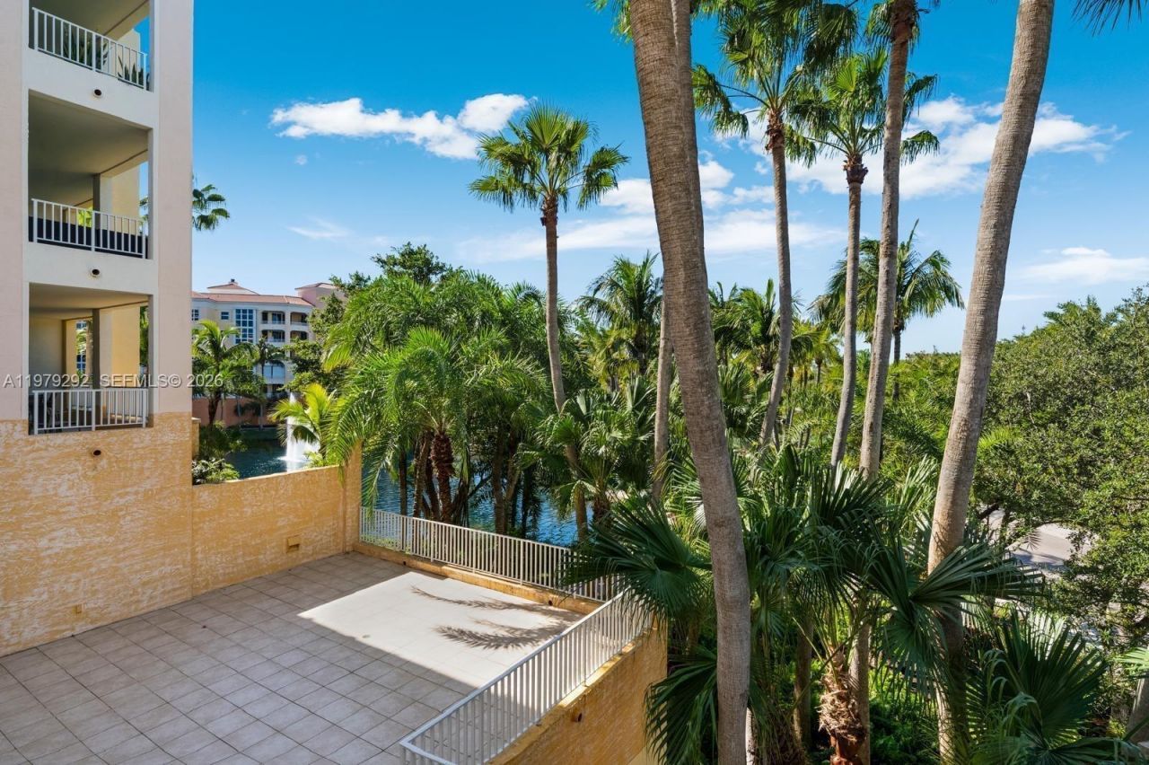 701 Crandon Blvd, Unit 302, Key Biscayne, FL 33149 Photo