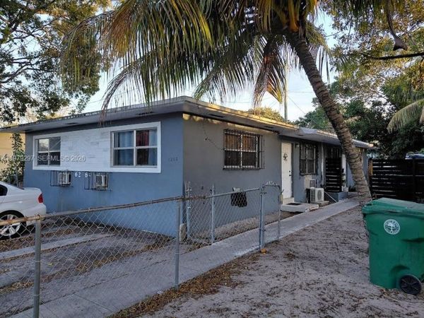 1262 NW 46th St , Miami, FL 33142