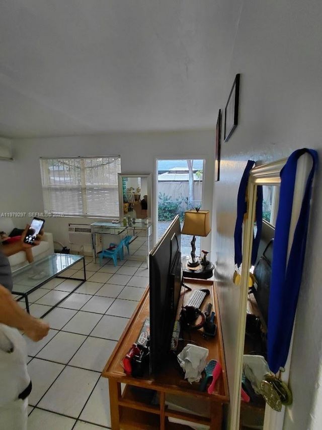 1262 NW 46th St , Miami, FL 33142 Photo