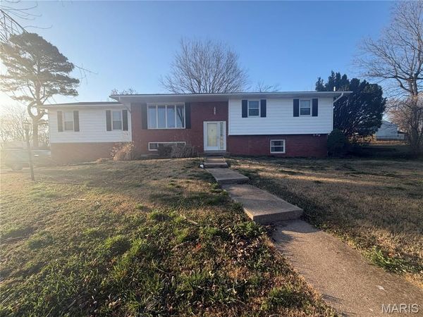 3644 Crestview Drive, Hillsboro, MO 63050