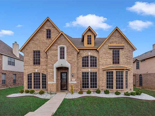 210 Rose Garden Way , Red Oak, TX 75154