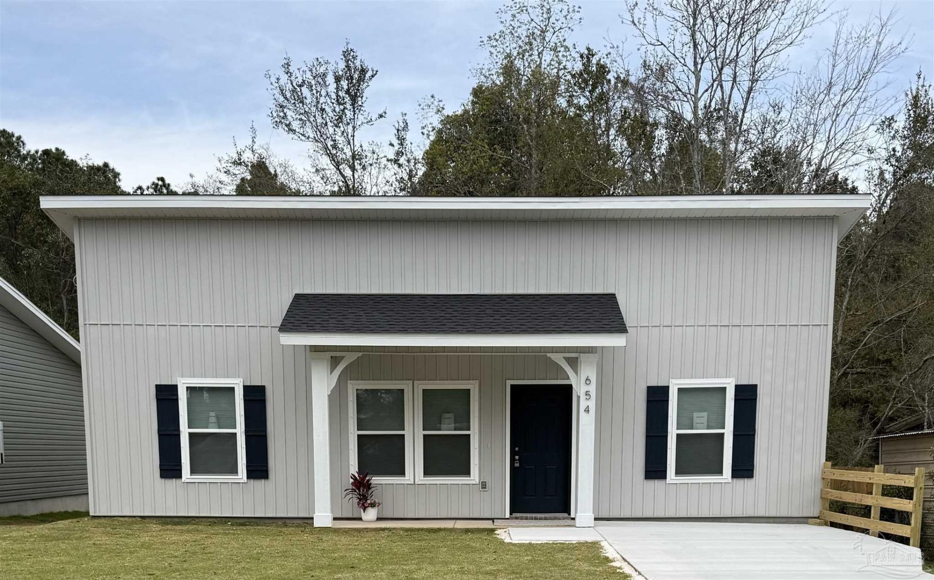 654 Nix Rd, Pensacola, FL 32506 Main Photo