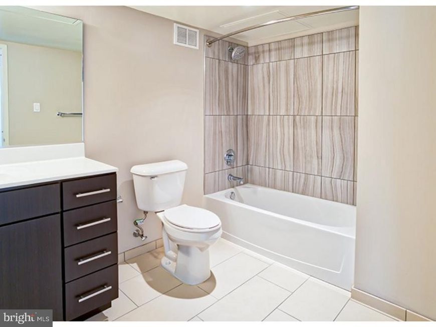 1815 John F Kennedy Boulevard, Unit 2B-2416, Philadelphia, PA 19103 Main Photo