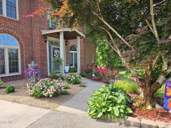 2605 Halifax Drive, Kingsport, TN 37660