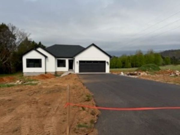 129 Ralph A Young Road , Bowling Green, KY 42101