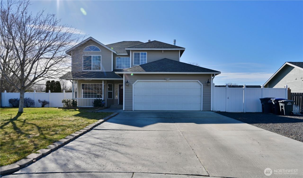 1359 Yost Circle Ne, Moses Lake, WA 98837 Main Photo