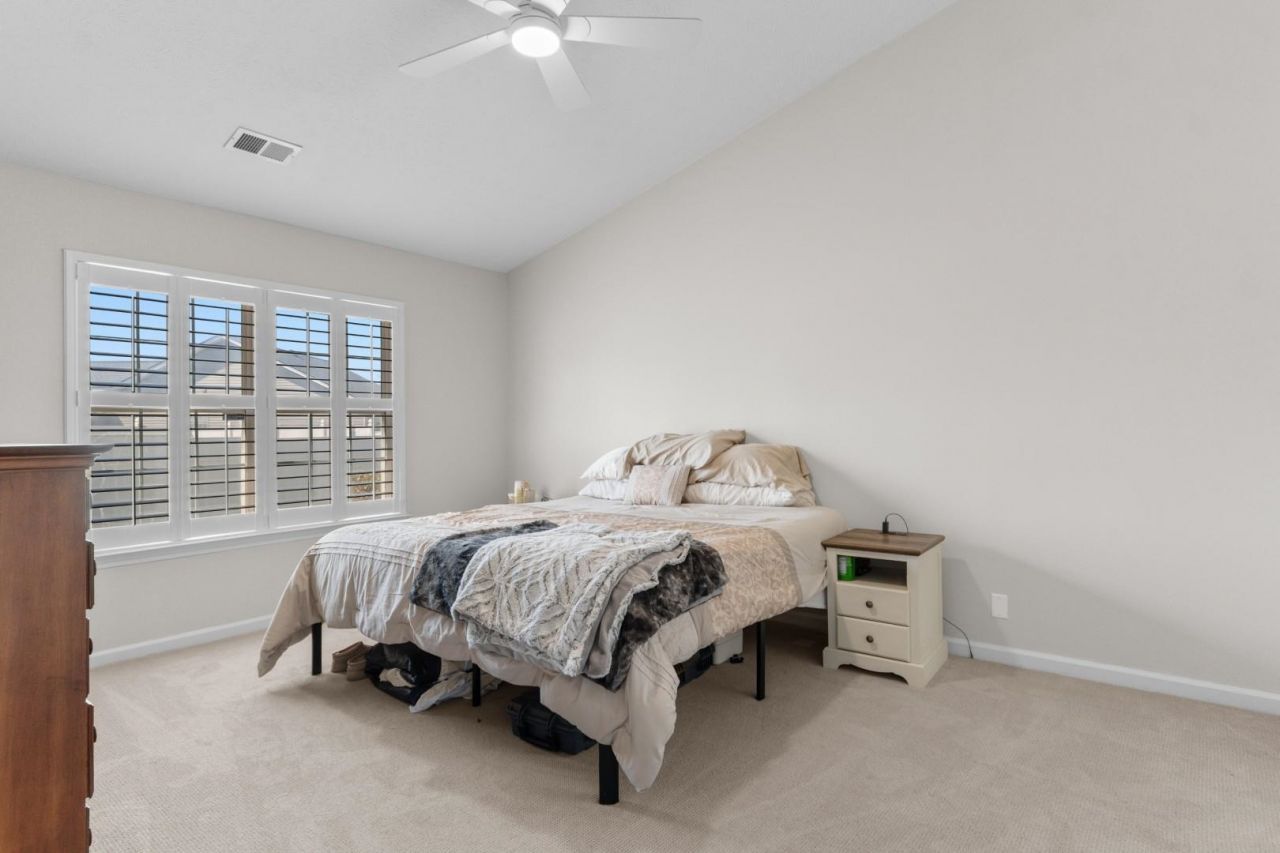 2423 Glen Dr. Photo 13