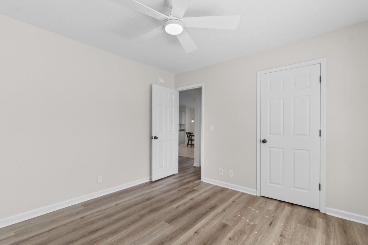 2423 Glen Dr. Photo 20