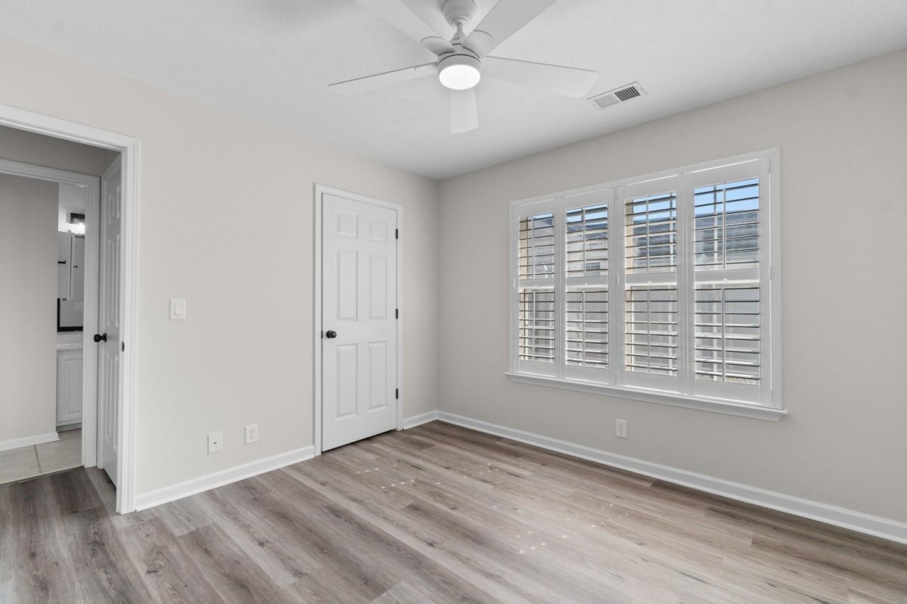 2423 Glen Dr. Photo 22