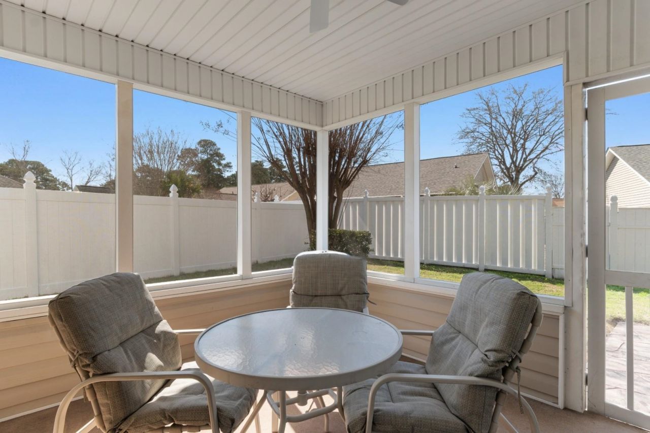 2423 Glen Dr. Photo 26