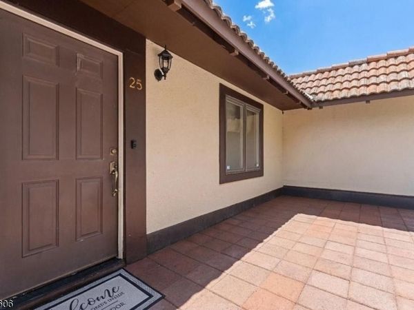 300 Gorge Rd, Cliffside Park, NJ 07010