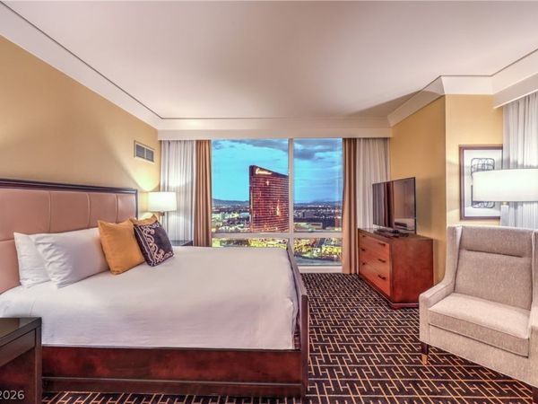 2000 Fashion Show Drive, Unit 3807, Las Vegas, NV 89109