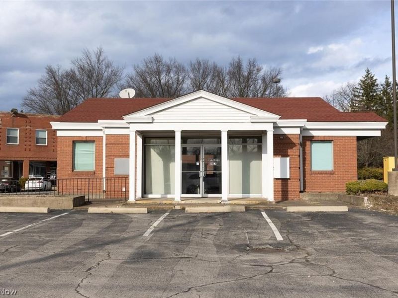 2911 Youngstown Road SE, Warren, OH 44484 Photo 1