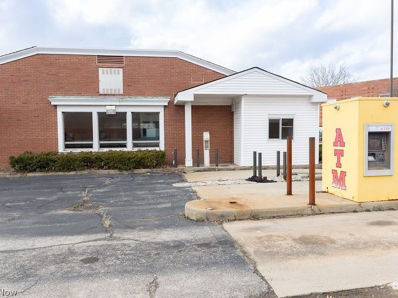 2911 Youngstown Road SE, Warren, OH 44484 Photo 3