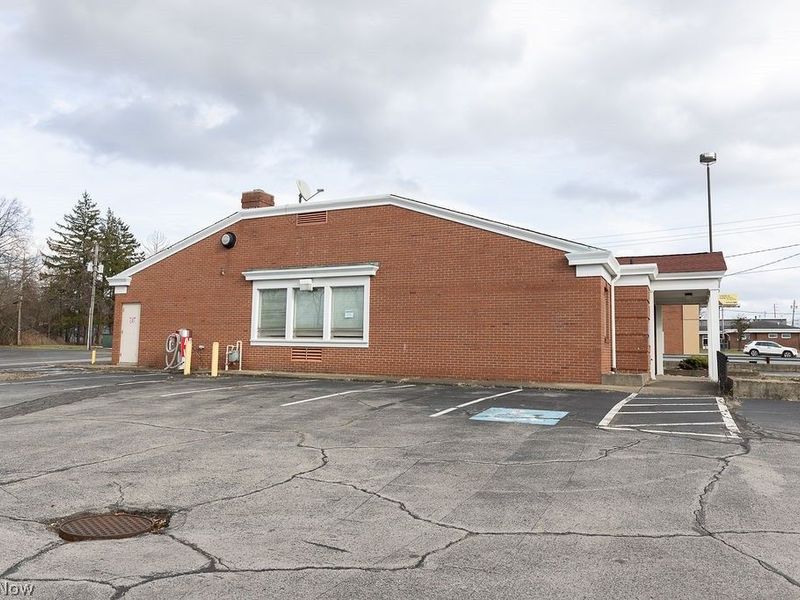 2911 Youngstown Road SE, Warren, OH 44484 Photo 6