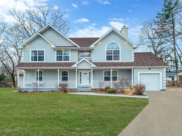 6 Denmark Court, Huntington, NY 11743