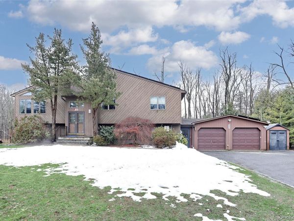 42 Cragmere Road , Airmont, NY 10901