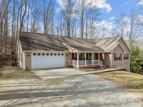 400 Honey Locust Trail , Whittier, NC 28789