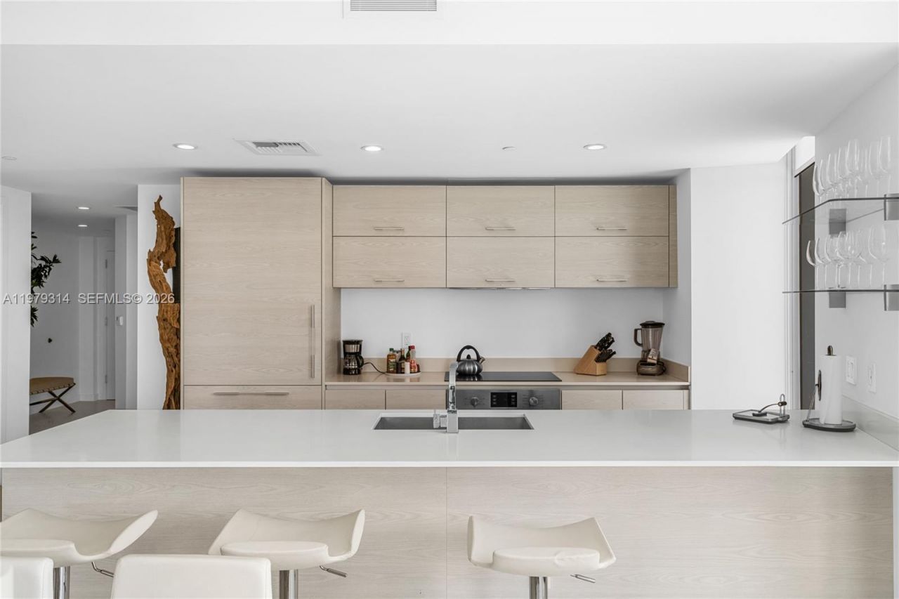 1300 S Miami Ave , Unit 2305, Miami, FL 33130 Photo